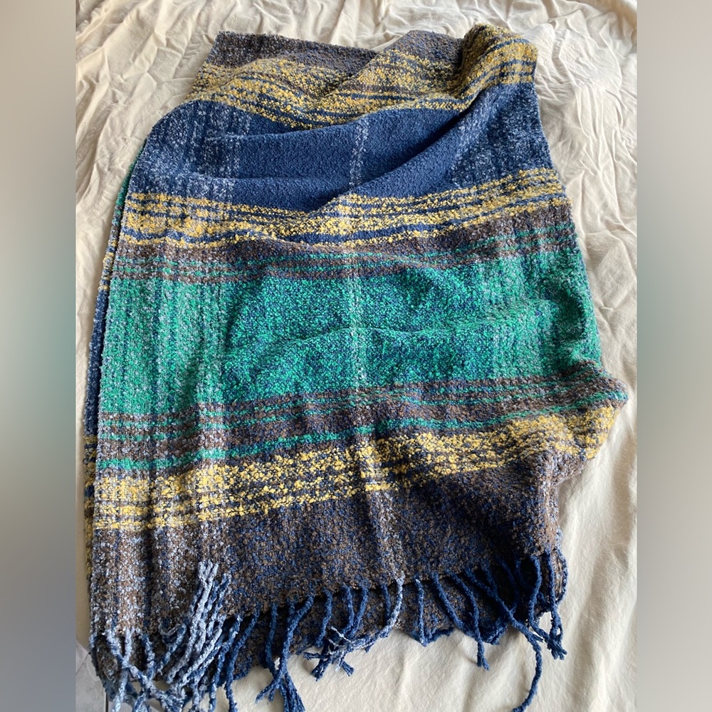 Ruyi Speckled Plaid Fringed Rectangular Scarf/Shawl/Wrap  72”  X 23”